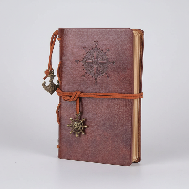 Nachfüllbares Reisetagebuch, Kompass-Prägung, PU-Leder. Das perfekte Geschenk für alle Weltenbummler.