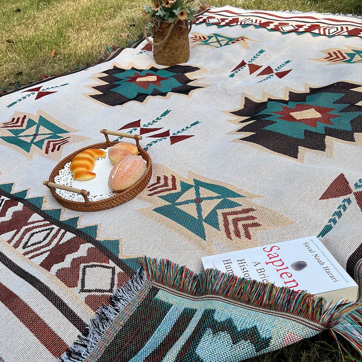 Textur der Wolldecke: weich, warm und einladend. Perfekt als Kuscheldecke oder Wohnzimmer-Akzent.