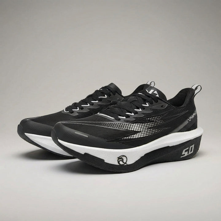 Stabiler Herren Sportschuh Paceform. Optimaler Halt & Unterstützung für jeden Schritt beim Laufen.