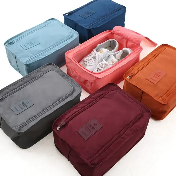 Hochwertiger Schuh Organizer für Reiseutensilien. Ideal für die sichere und saubere Schuhaufbewahrung.