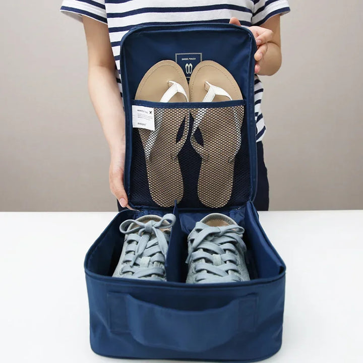 Schutzbeutel für Schuhe in Grau. Ideal als Koffer-Organizer, schützt andere Gegenstände vor Schmutz.