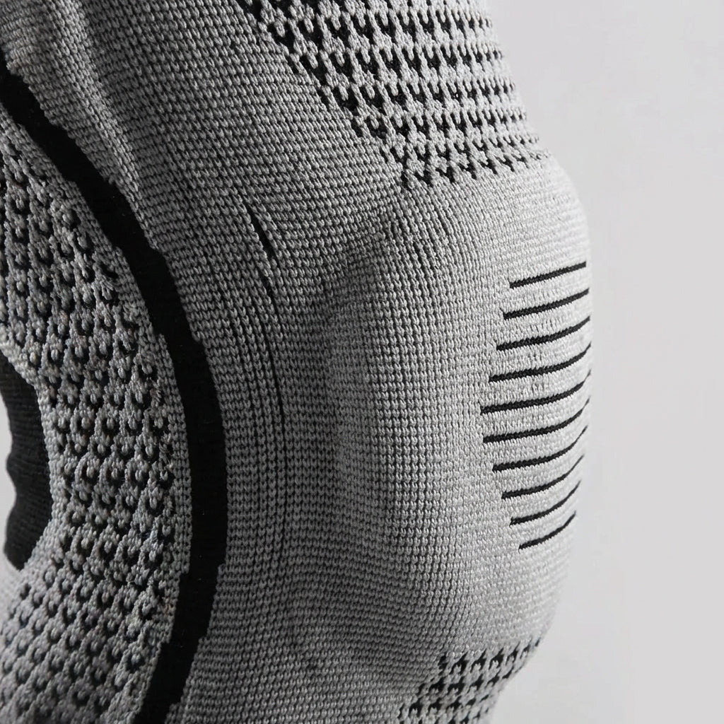 Atmungsaktive Patellex Kniebandage aus flexiblem Nylon für angenehme Kompression und Schmerzlinderung.
