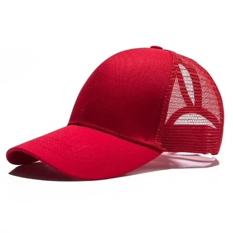 Damen Cap mit verstellbarer Pferdeschwanzöffnung, ideal für Sport und Freizeitaktivitäten.