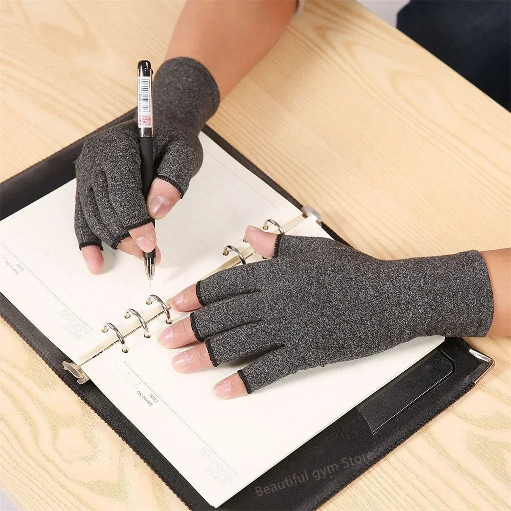 Weicher, fingerloser Kompressionshandschuh grau bietet angenehme Kompression für Handgelenkstütze.