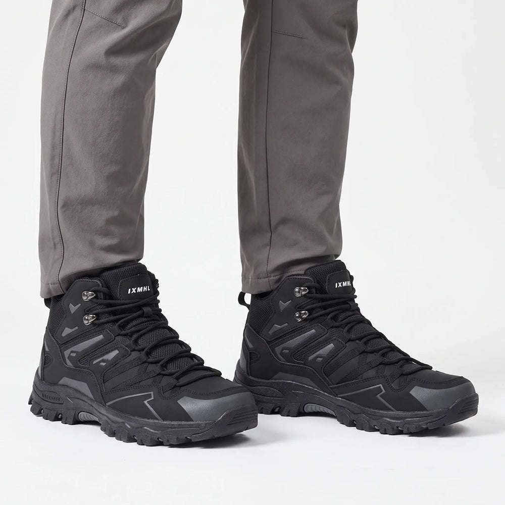 Schwarze Damen Wanderschuhe, halbhoch & leicht, ideal für Trekking & Outdoor-Abenteuer.