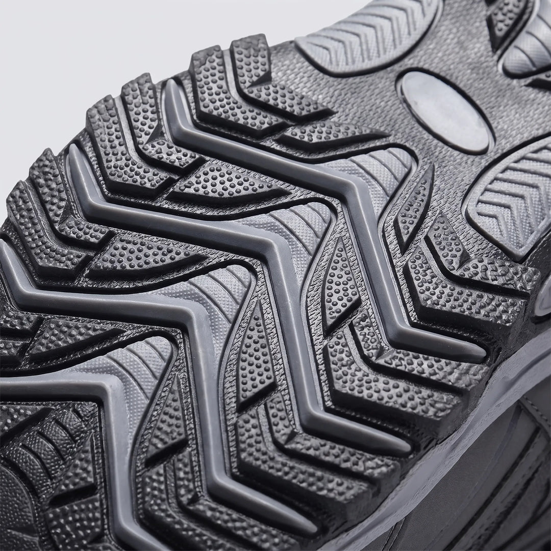 Robuste leichte Damen Wanderschuhe, halbhoch, mit griffiger Sohle für Outdoor-Aktivitäten.