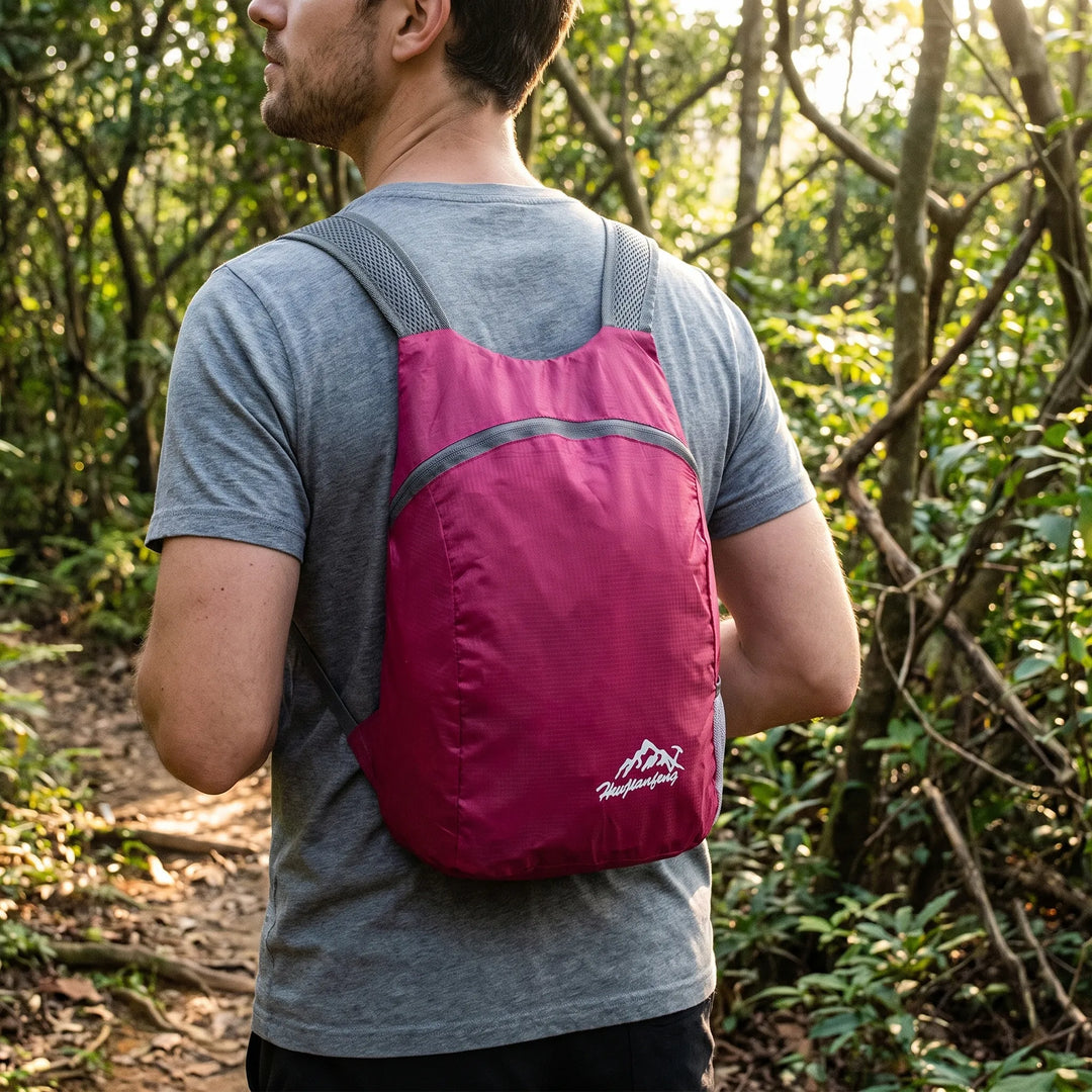 Leichter, kompakter Faltrucksack aus Nylon, ideal für Reisen, Ausflüge & den Alltag.