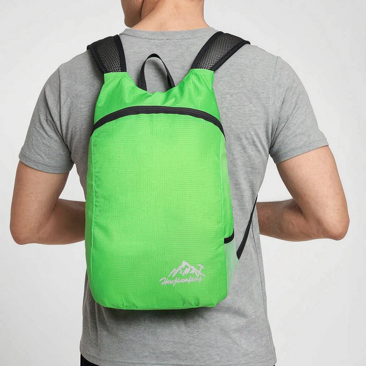 Wasserabweisender Faltrucksack, leicht & packbar, ideal für Regenwetter auf Wanderungen & Reisen.