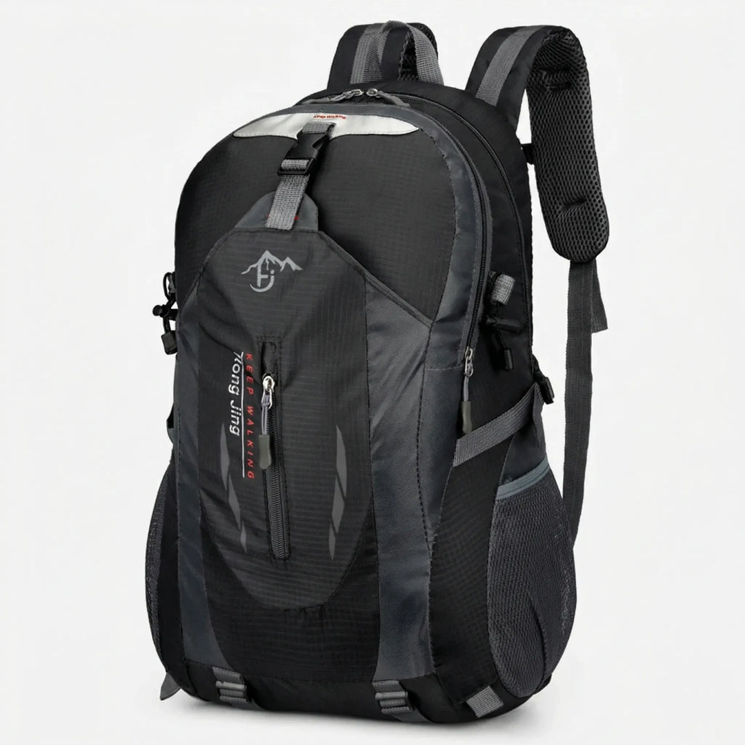 Rückenansicht des leichten Wanderrucksacks, atmungsaktives Tragesystem für Komfort bei Outdoor-Aktivitäten.