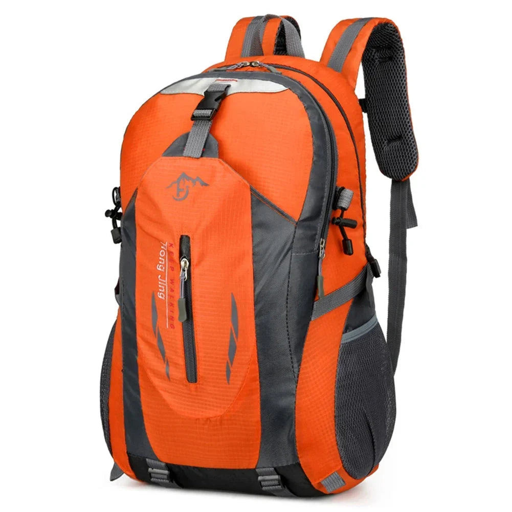 Kompakter leichter Rucksack für Wandern & Reisen, mit Stauraum für Tagesausflüge & Freizeit.