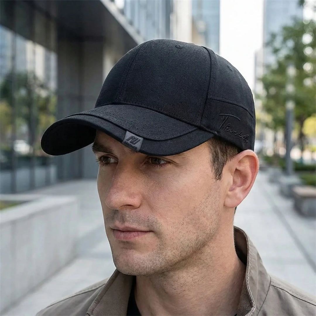 Verstellbare Herren Baseballkappe in minimalistischem Design. Ideal für Alltag, Freizeit & Sonnenschutz. Casual Baumwollkappe.