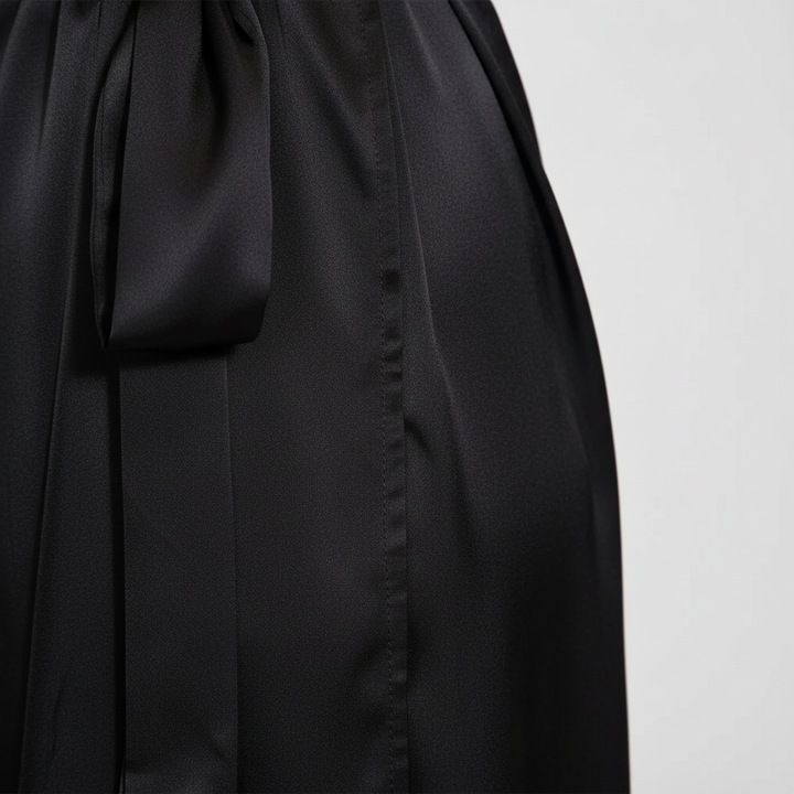 Geschenkidee: Eleganter langer Damen-Wickelbademantel, bequem und stilvoll für jede Frau.