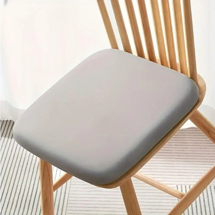 Ergonomisches Sitzkissen für Bürostuhl: Unterstützt optimale Körperhaltung und entlastet den Rücken.