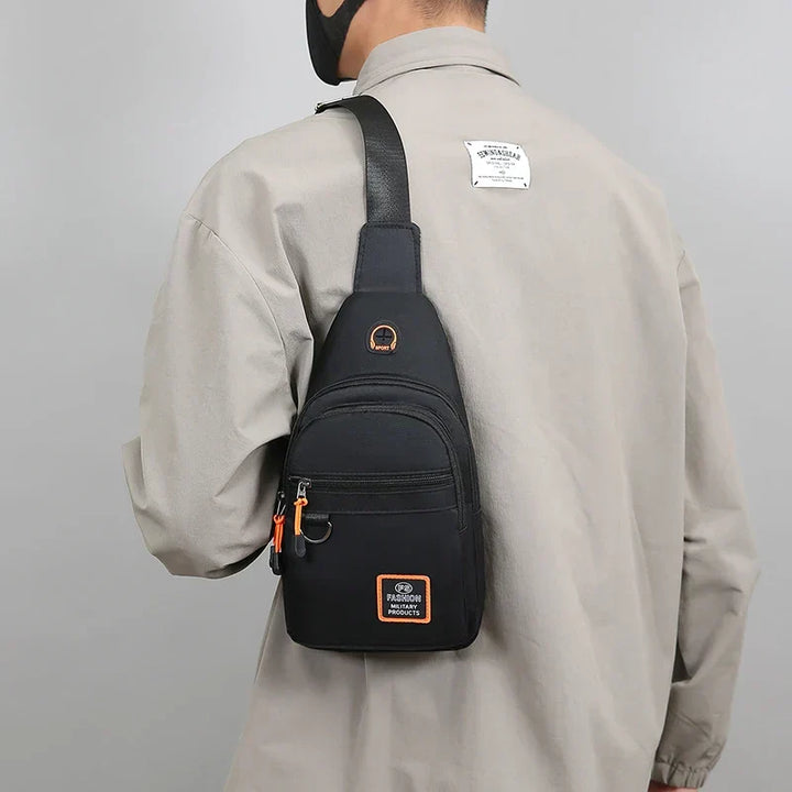 Robuste, leichte Unisex Crossbody-Tasche aus Oxford für Alltag, Sport & Reise – gut organisiert.