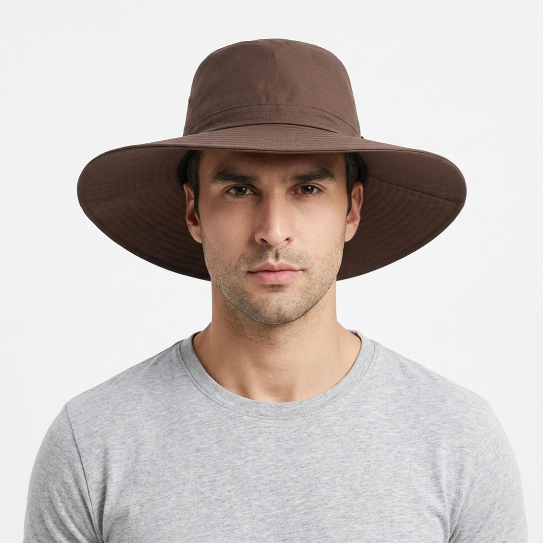 Sommerlicher Breitrand-Sonnenhut, unisex, mit UV-Schutz und Belüftung für heiße Tage.
