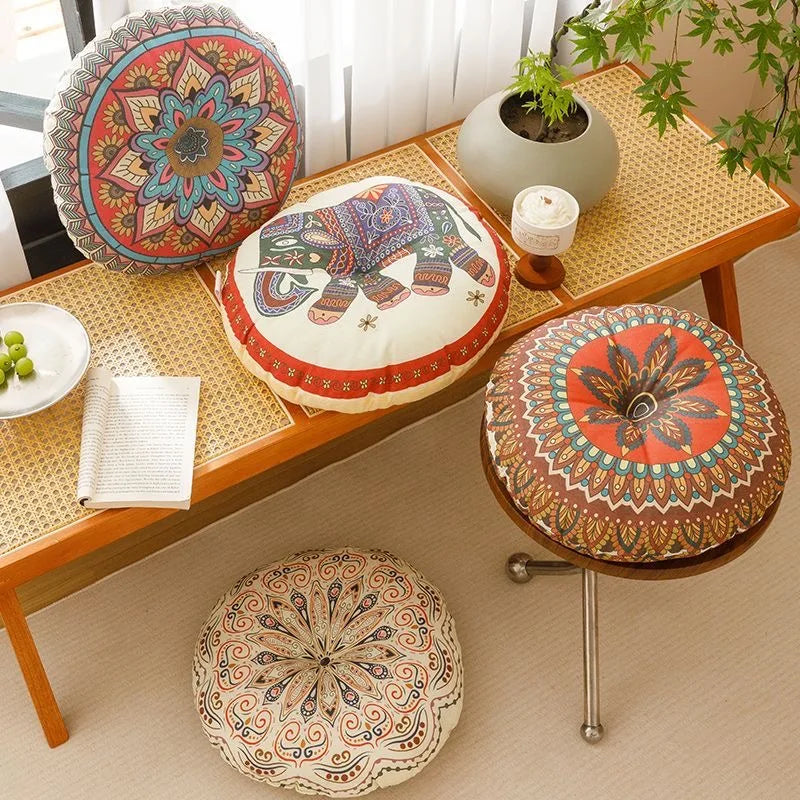 Gemütliches Sitzkissen in runder Form, Bohemian Design, perfekt für Ihr Wohn- oder Schlafzimmer.