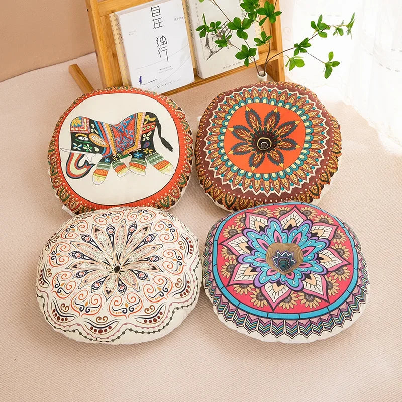 Stilvolles rundes Dekokissen, Boho-Look, ideal zum Entspannen auf dem Boden oder Sofa.