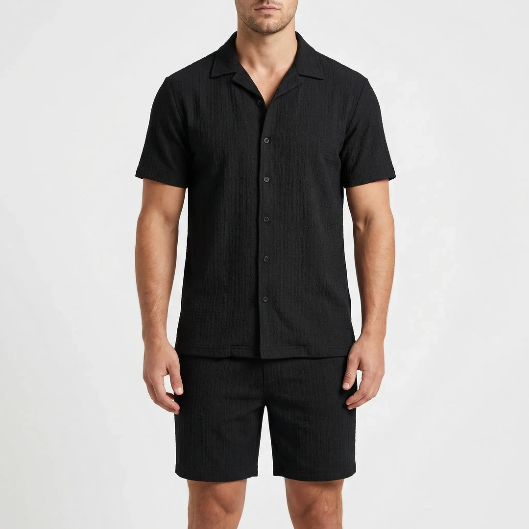 Herren Freizeitkleidung: Soltrek Kurzarmhemd & Shorts Set in entspanntem Design für warme Tage.
