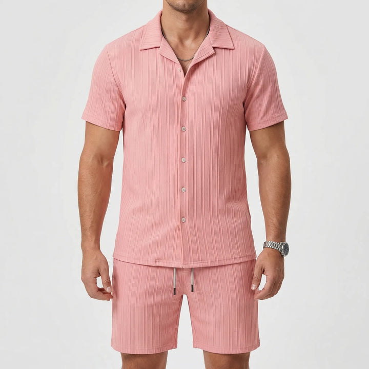 Modernes Herren Kurzarmhemd & Shorts Set, ideal für lässige Sommer-Outfits und entspannte Tage.