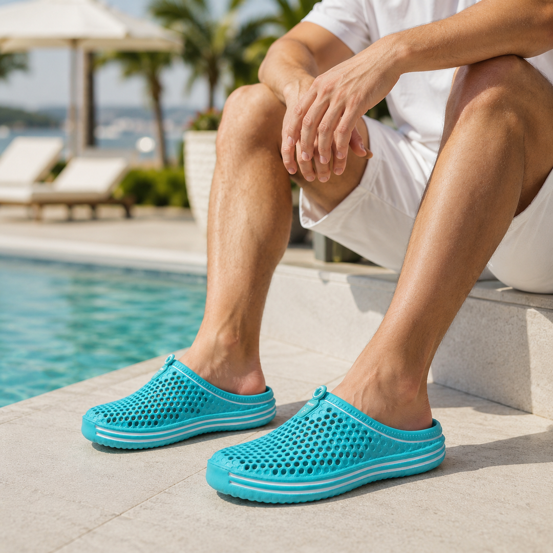 Leichte, durchbrochene Unisex Slip-On Badesandale, schnelltrocknend, für Strand, Pool & Dusche.