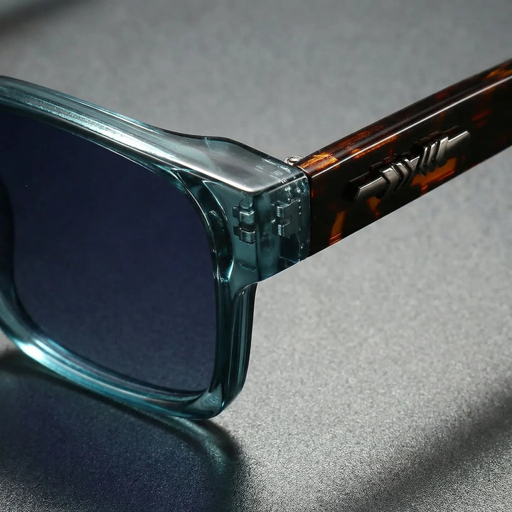 Sonnenbrille eckig, UV400 Schutz, polarisiert, unisex, in matter Schwarz-Optik.