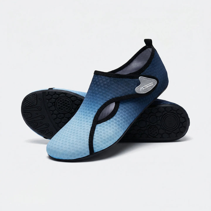Vielseitige Unisex Strandschuhe, schwarz. Perfekte Aquasocken für Wassersport, Yoga & Freizeit.
