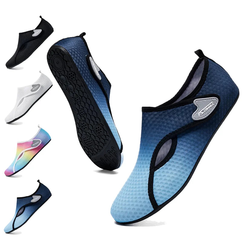 Leichte Wassersport-Schuhe, blau. Rutschfeste Aquasocken für Damen & Herren am Strand.
