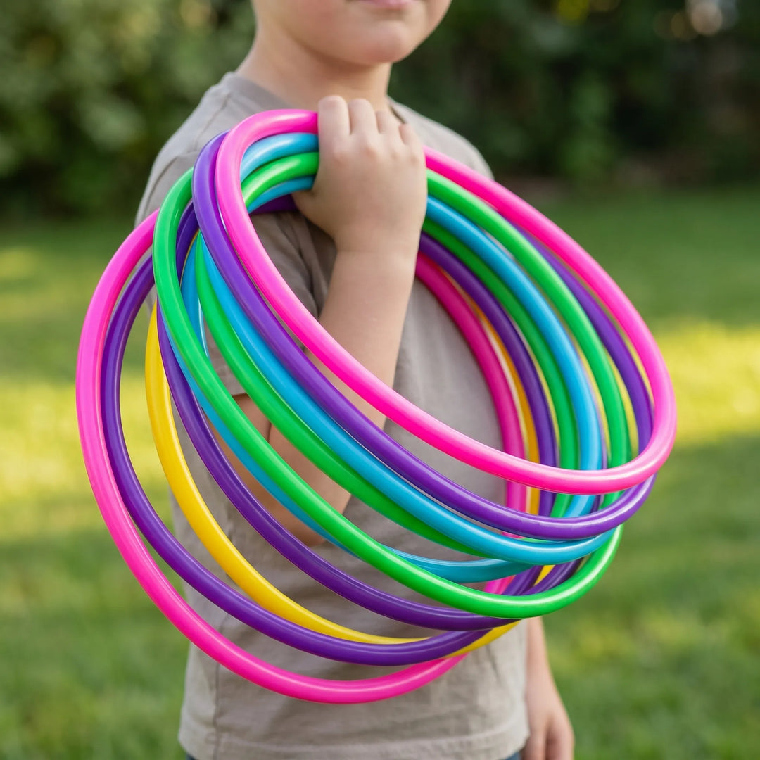 Farbige Kinder Wurfringe aus leichtem Kunststoff für Outdoor Spiele & Bewegungsspiel im Garten. Robust & sicher.
