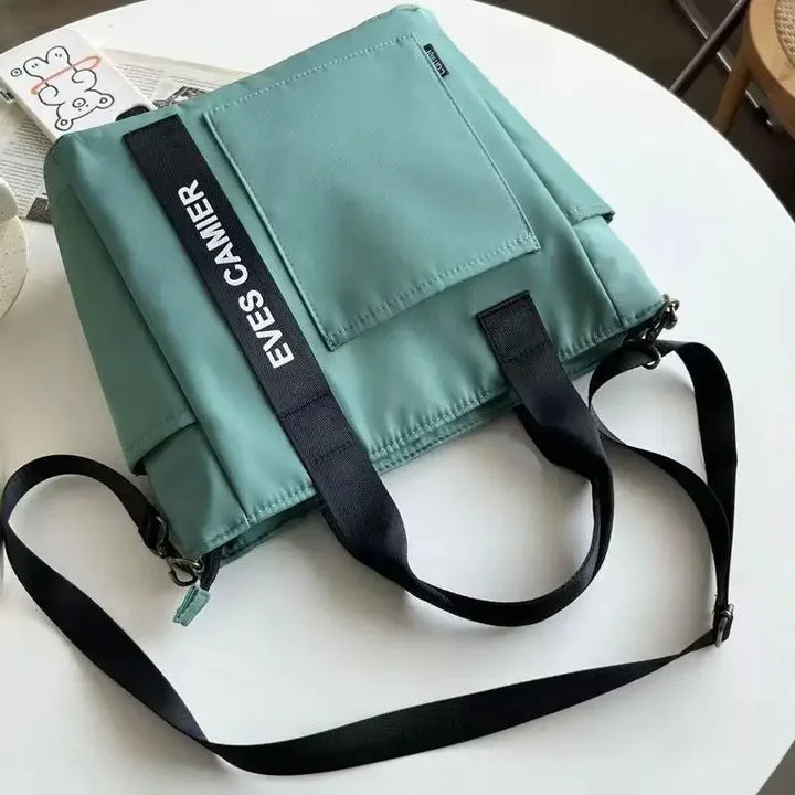 Robuste Damen Tote Bag / Shopper-Tasche aus wasserabweisendem Nylon, geräumig und modisch für jeden Tag.