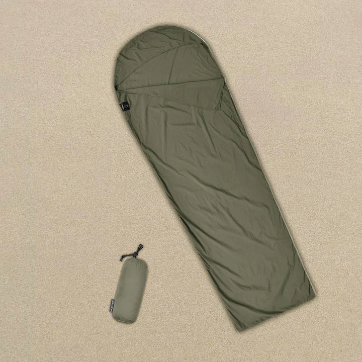 Weicher Polyester-Innenschlafsack für erhöhten Schlafkomfort. Ultraleicht, hautfreundlich & atmungsaktiv.