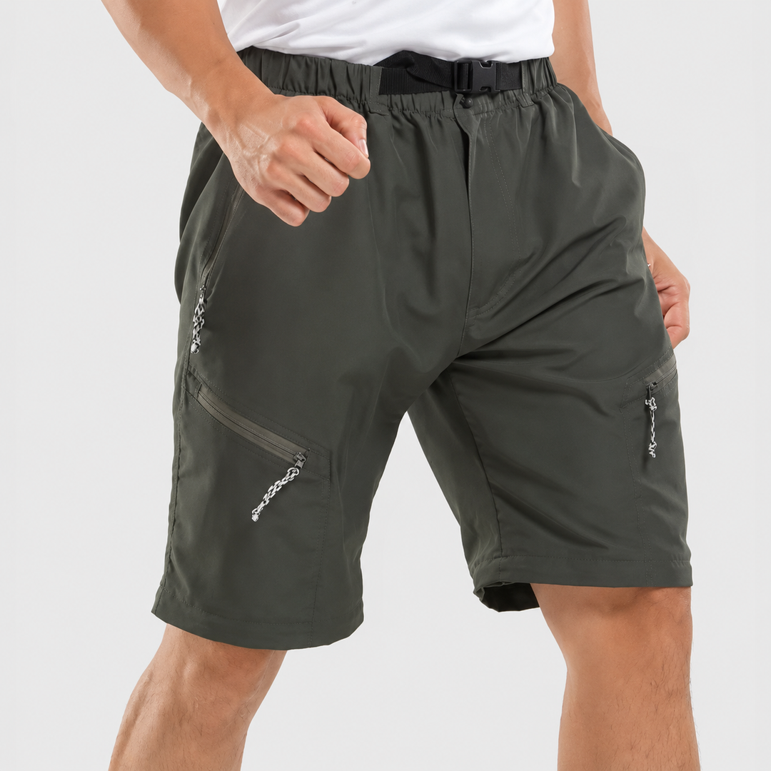 Schwarze Herren Wanderhose, abzippbar. Ideal für Trekking, Camping & Reisen im Frühling/Sommer.