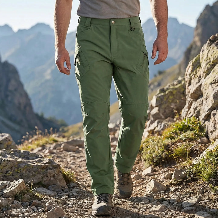 Robuste Herren Traxlon Outdoorhose mit vielen praktischen Taschen, ideal für Wanderungen und Freizeit.