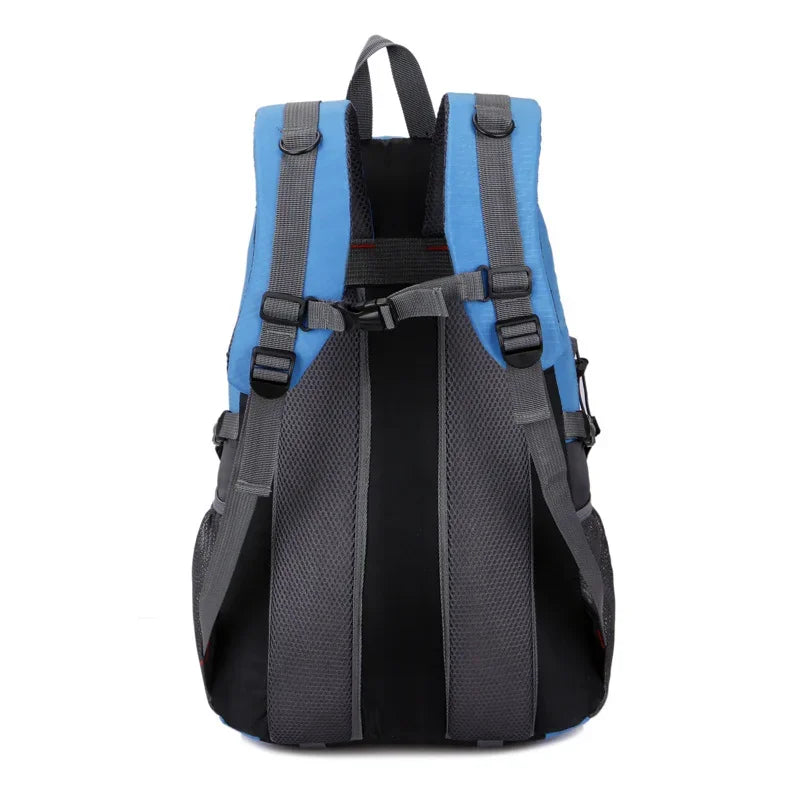 Stilvoller & komfortabler Tagesrucksack für Damen & Herren; ideal als leichter Wander- oder Reiserucksack aus Nylon.