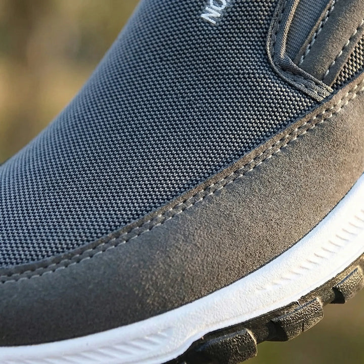 Vielseitiger Herren Sportschuh & Outdoor-Wandersneaker. Perfekt für leichte Wanderungen, Reisen und Freizeit.