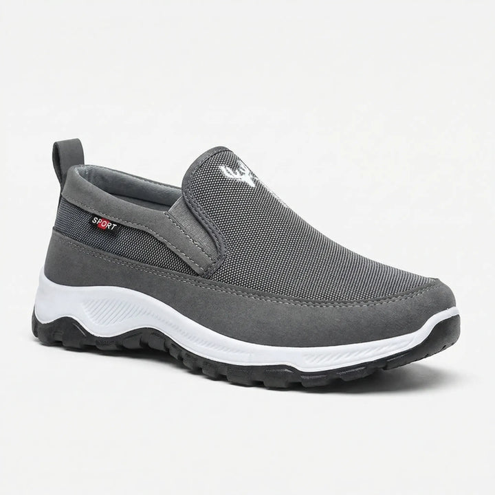 Stylischer Herren Slip-On Outdoor-Wandersneaker. Modernes Design, bequem & leicht für aktive Männer.