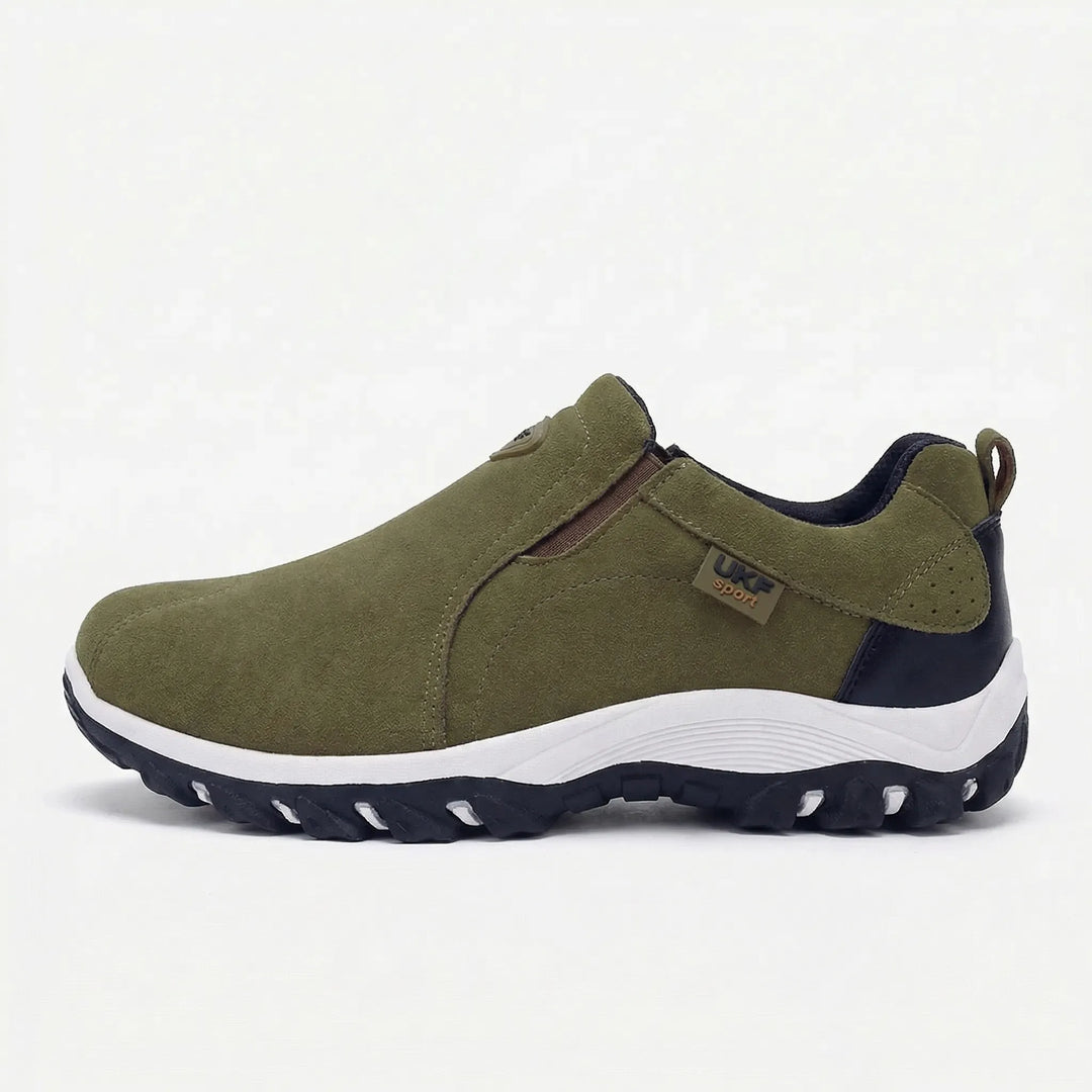 Robuster Damen Wanderschuh, Slip-On, bietet Komfort & Halt für Abenteuer.