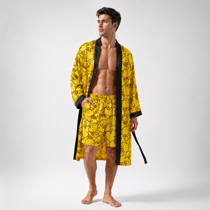 Gemütlicher Damen Kimono-Stil Bademantel mit Shorts, luxuriöse Loungewear für Entspannung daheim.