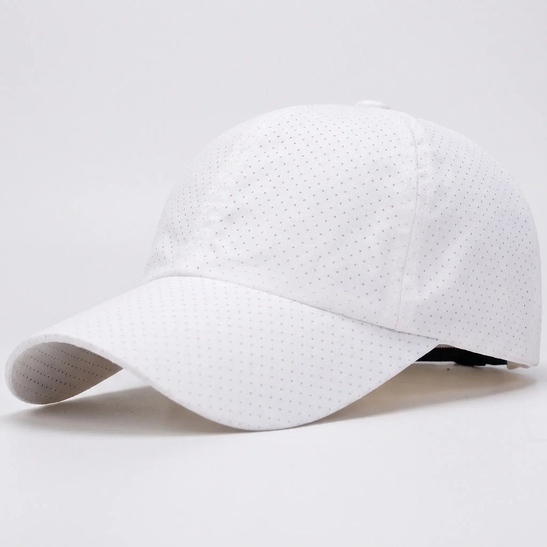 Leichte, sportliche Baseballkappe unisex, perforiert & atmungsaktiv für optimalen Komfort.