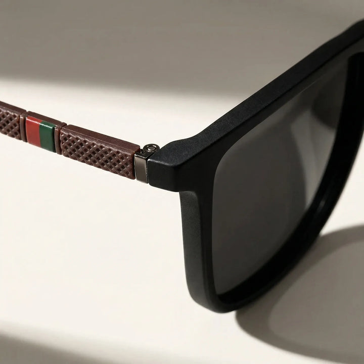 Moderne Damen-Sonnenbrille, rechteckig, polarisiert, mit UV400 Schutz. Ideal für Sommer & Outdoor-Aktivitäten.