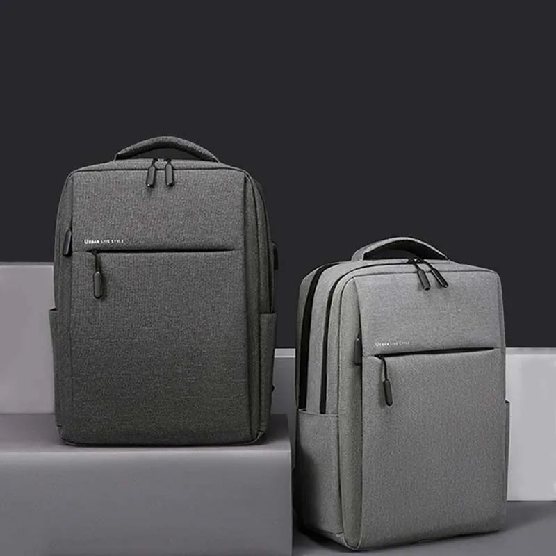 Ergonomisches Rückenpolster am wasserdichten Unisex Laptop-Rucksack (grau) für hohen Tragekomfort.