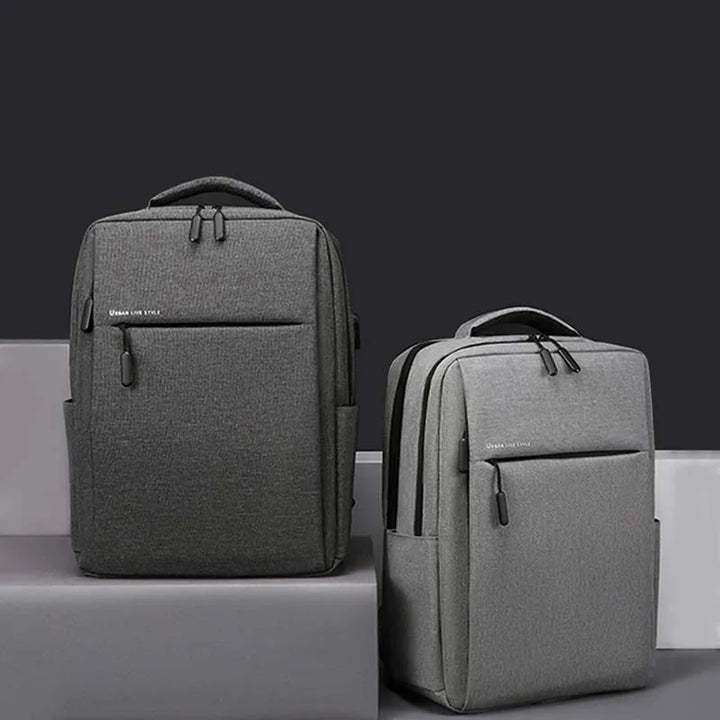 Ergonomisches Rückenpolster am wasserdichten Unisex Laptop-Rucksack (grau) für hohen Tragekomfort.