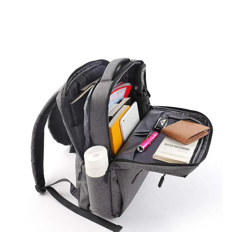 Unisex Reiserucksack & Arbeitsrucksack (wasserdicht) in urbaner Umgebung, ideal für Pendler & Studenten.