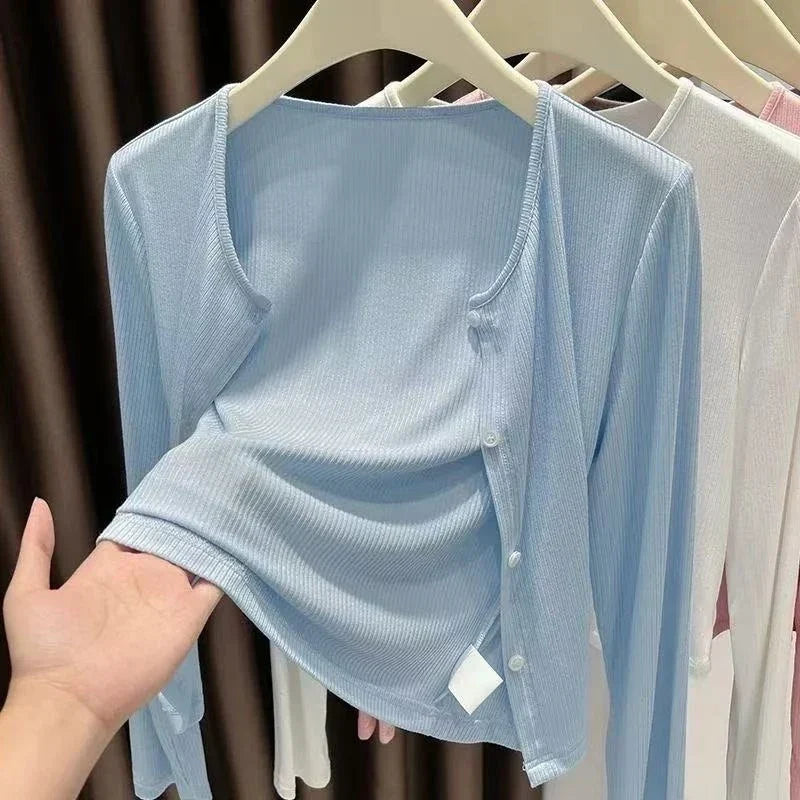 Stylischer Damen Cardigan, gerippt, mit Knopfleiste. Perfekt für Frühling und Sommer.