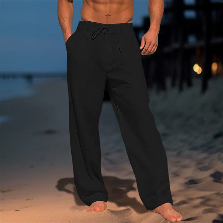 Sommerliche Herrenhose mit Gummibund für hohen Tragekomfort. Atmungsaktiv, leicht, perfekt für warme Tage.