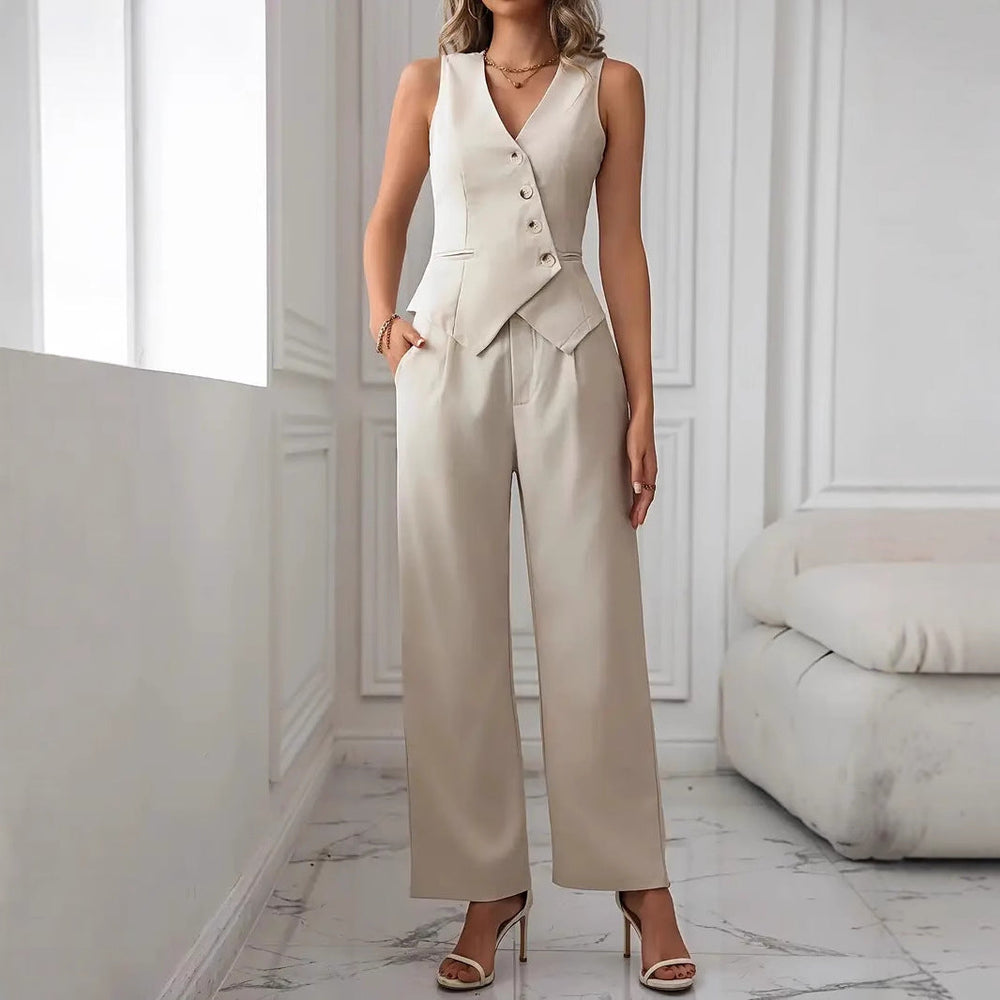 Stilvolles Damen Hosen Set mit ärmelloser Weste in Milchweiß. Komfortabler Look für Business & Freizeit.
