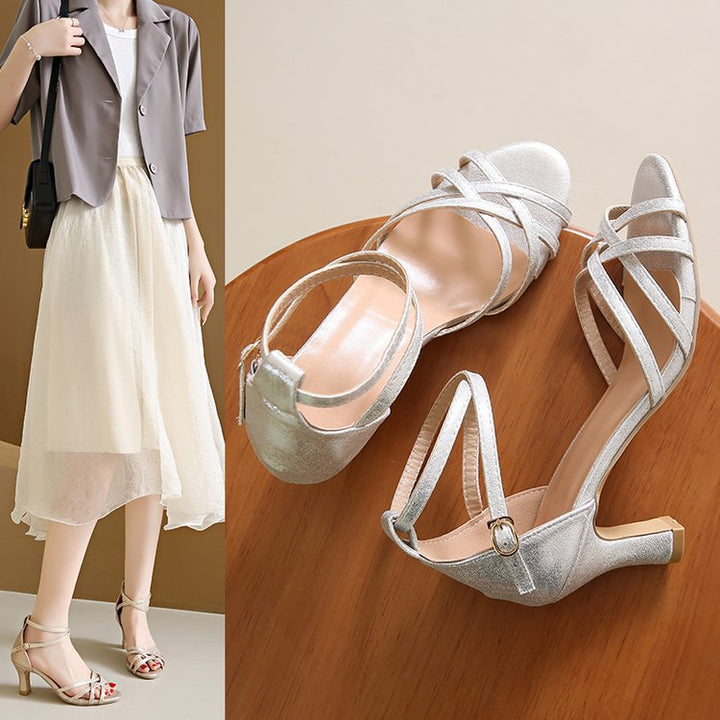 Schwarze elegante Riemchen Sandaletten für Damen, vielseitig als Abendschuhe, Hochzeitsschuhe oder für Gala.