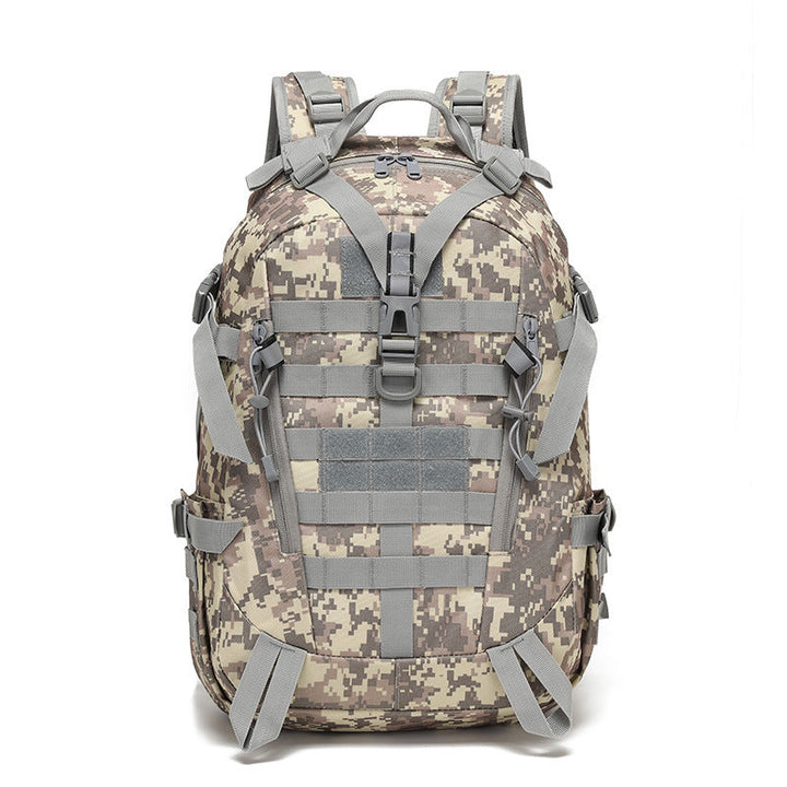 Wasserdichter 40L Trekking-Rucksack in Hellbraun, viele praktische Fächer.