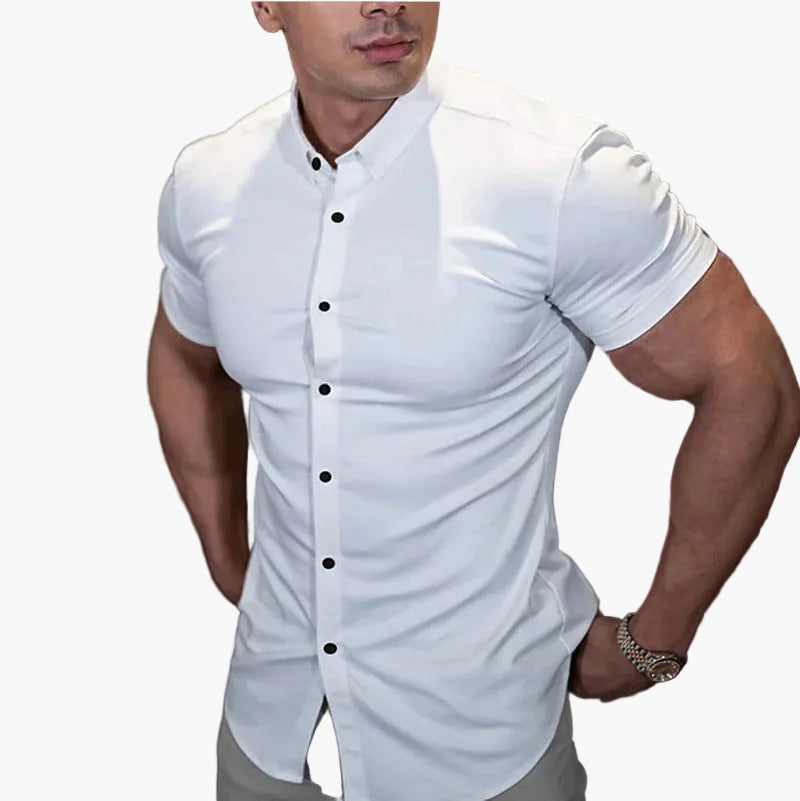 Vielseitiges Slim-Fit Kurzarmhemd für Herren, perfekt für moderne Freizeitlooks oder Business Casual Outfits.