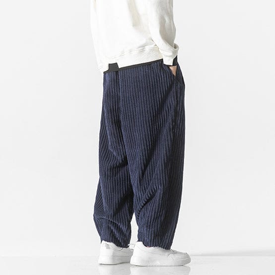 Gefaltete Herren-Relaxhose in Kamel. Weiche Jogger mit Kordelzug & Bündchen, bequem für Alltag & Freizeit.