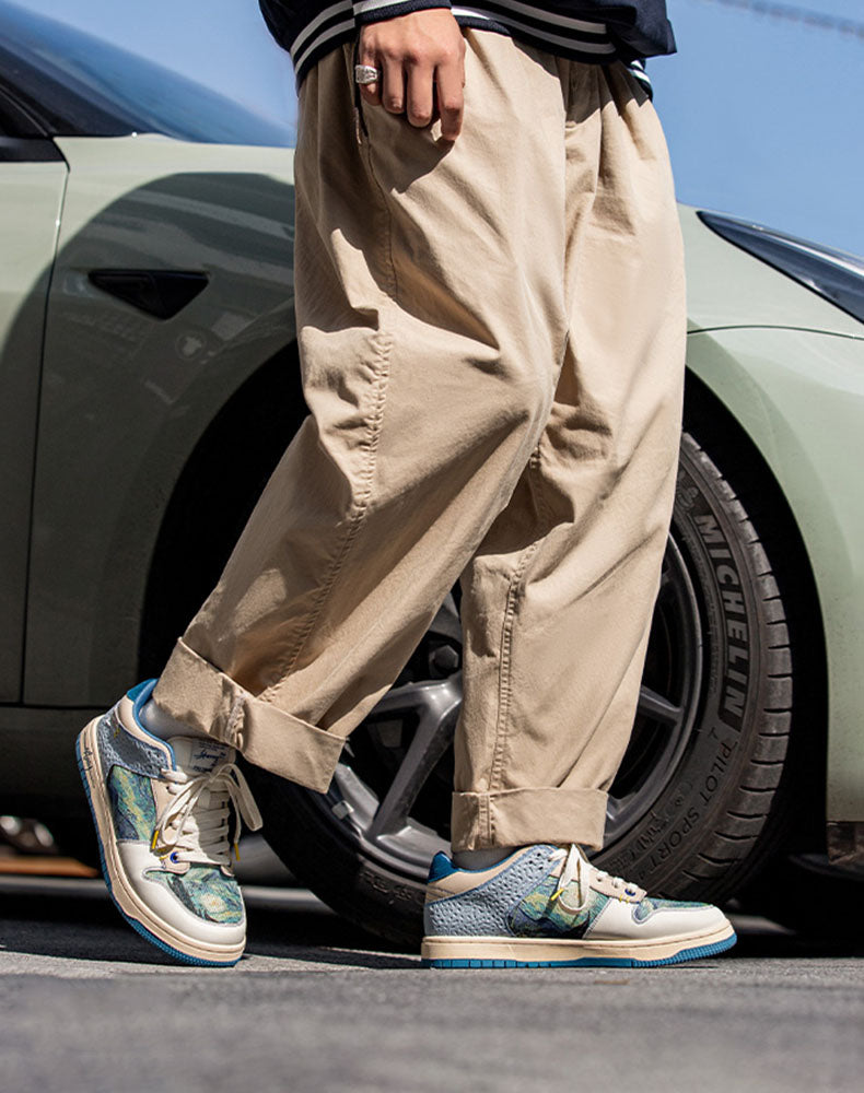 Rückansicht der Lior Sternennacht Unisex Sneakers, betont Van Gogh Design und Qualität.